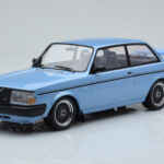 Volvo 240 Turbo Lyseblå IXO 1:18