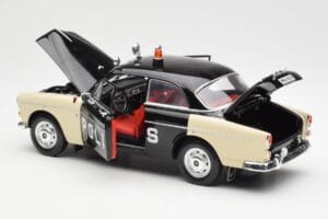 Volvo P121 Politi Revell 1:18 8904 Metal — billede 5 af 8