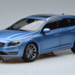 Volvo V60 D3 Power Blå FAW 1:18 9430839 Metal