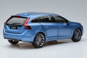 Volvo V60 D3 Power Blå FAW 1:18 9430839 Metal — billede 3 af 7