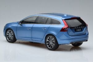 Volvo V60 D3 Power Blå FAW 1:18 9430839 Metal — billede 6 af 7