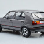 Volkswagen Golf GTI Mk2 Grå MCG 1:18 - image 5 of 6