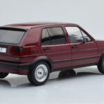 Volkswagen Golf GTI Mk2 Rød MCG 1:18 - image 2 of 6