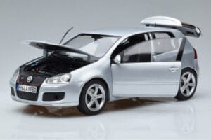 Volkswagen Golf GTI Mk5 Pirelli Edition Sølv Norev 1:18 188425 Metal — billede 2 af 7