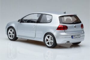 Volkswagen Golf GTI Mk5 Pirelli Edition Sølv Norev 1:18 188425 Metal — billede 6 af 7