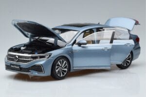 Volkswagen Passat B8 Blå FAW 1:18 ZVF000003A Metal — billede 2 af 7
