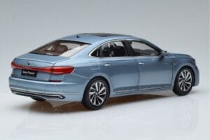 Volkswagen Passat B8 Blå FAW 1:18 ZVF000003A Metal — billede 3 af 7