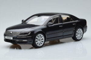 Volkswagen Phaeton V6 Mazeppa Grå Kyosho 1:18