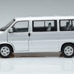 Volkswagen T4b Transporter Caravelle Minibus Schuco 1:18 450041500 Metal - image 5 of 8