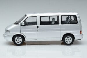 Volkswagen T4b Transporter Caravelle Minibus Schuco 1:18 450041500 Metal — billede 5 af 8