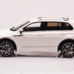Volkswagen Tiguan R Hvid Otto 1:18 - image 3 of 6