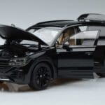 Volkswagen Touareg CR Sort FAW 1:18 LTC761021BLA Metal - image 2 of 7