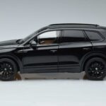 Volkswagen Touareg CR Sort FAW 1:18 LTC761021BLA Metal - image 4 of 7