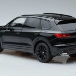 Volkswagen Touareg CR Sort FAW 1:18 LTC761021BLA Metal - image 6 of 7