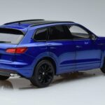 Volkswagen Touareg CR Blå FAW 1:18 LTC761021BLU Metal - image 3 of 7