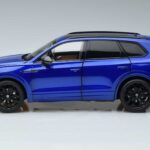 Volkswagen Touareg CR Blå FAW 1:18 LTC761021BLU Metal - image 4 of 7