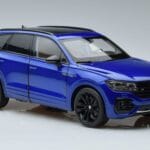 Volkswagen Touareg CR Blå FAW 1:18 LTC761021BLU Metal - image 5 of 7