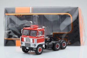 White 7400 Rød Sølv IXO 1:43 TR170 Metal — billede 5 af 5