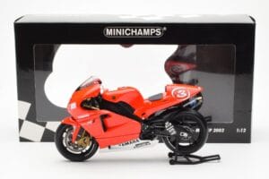 Yamaha YZR-M1 Marlboro Yamaha Team #3 M. Biaggi MotoGP 2002 Minichamps 1:12 122026303 Metal — billede 4 af 4