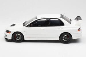 Mitsubishi Lancer Evo VIII MR FQ-400 Hvid Otto 1:18 OT777 Resin — billede 3 af 6