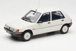 Peugeot 205 Junior Hvid Otto 1:18 OT463 Resin