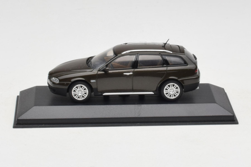 Alfa Romeo 159 Brooklands Green Minichamps 1:43 Alfa Romeo 159 Brooklands Green Minichamps 1:43 400120411 Metal
