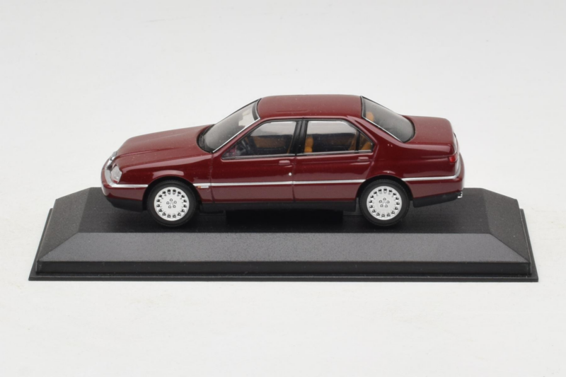 Alfa Romeo 164 3.0 Super V6 Mørkerød Minichamps 1:43 436120700 Metal
