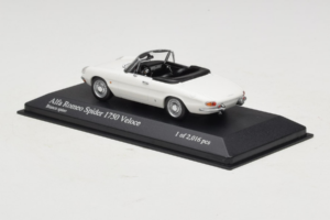 Alfa Romeo 1750 Spider Veloce Hvid Minichamps 1:43 400120530 Metal — billede 3 af 4