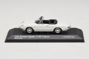 Alfa Romeo 1750 Spider Veloce Hvid Minichamps 1:43 400120530 Metal