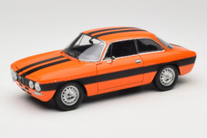 Alfa Romeo 2000 GTV Orange Norev 1:18 187918 Metal