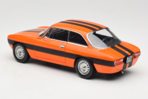 Alfa Romeo 2000 GTV Orange Norev 1:18 187918 Metal — billede 7 af 8