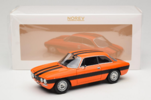Alfa Romeo 2000 GTV Orange Norev 1:18 187918 Metal — billede 8 af 8