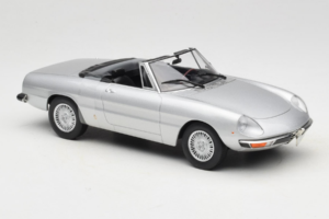 Alfa Romeo 2000 Spider Sølv Norev 1:18 187884 Metal — billede 4 af 6