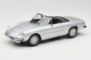 Alfa Romeo 2000 Spider Sølv Norev 1:18 187884 Metal