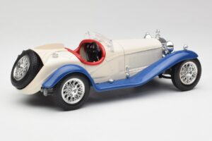 Alfa Romeo 2300 Spider Hvid & Blå Bburago 1:18 3008-M1 Metal — billede 2 af 6