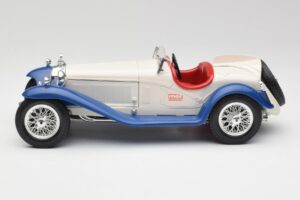 Alfa Romeo 2300 Spider Hvid & Blå Bburago 1:18 3008-M1 Metal — billede 3 af 6