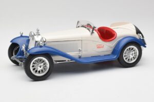 Alfa Romeo 2300 Spider Hvid & Blå Bburago 1:18 3008-M1 Metal