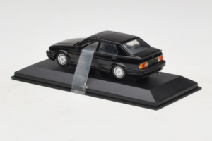 Alfa Romeo 75 3.0 V6 Sort Minichamps 1:43 403120463 Metal — billede 3 af 4