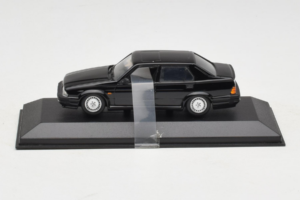 Alfa Romeo 75 3.0 V6 Sort Minichamps 1:43 403120463 Metal