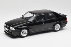 Alfa Romeo 75 Turbo Evoluzione Sort MCG 1:18 MCG18429 Metal