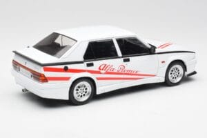 Alfa Romeo 75 Turbo Evoluzione Hvid MCG 1:18 MCG18430 Metal — billede 2 af 6
