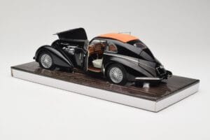 Alfa Romeo 8C 2900B Lungo Sort Minichamps 1:18 100120421 Metal — billede 5 af 8