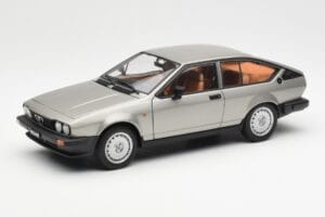 Alfa Romeo Alfetta GTV 2.0 Grå Metallic AUTOart 1:18 70147 Metal
