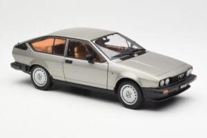 Alfa Romeo Alfetta GTV 2.0 Grå Metallic AUTOart 1:18 70147 Metal — billede 6 af 8