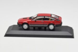 Alfa Romeo Alfetta GTV6 Rød Minichamps 1:43 400120140 Metal