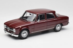 Alfa Romeo Giulia 1300 Mørkerød Minichamps 1:18 180120906 Metal