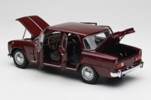 Alfa Romeo Giulia 1300 Mørkerød Minichamps 1:18 180120906 Metal — billede 5 af 8