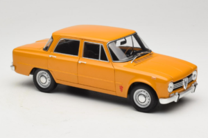 Alfa Romeo Giulia 1300 Super Orange Minichamps 1:18 180120900 Metal — billede 6 af 8