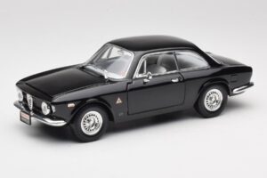 Alfa Romeo Giulia Sprint GTA Sort Road Signature 1:18 92348 Metal