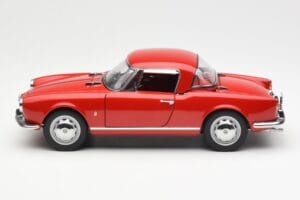 Alfa Romeo Giulietta 1300 Spider Rød AUTOart 1:18 70157 Metal — billede 4 af 8